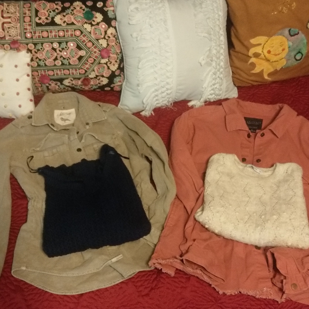 Two army jackets, two sweaters New condition